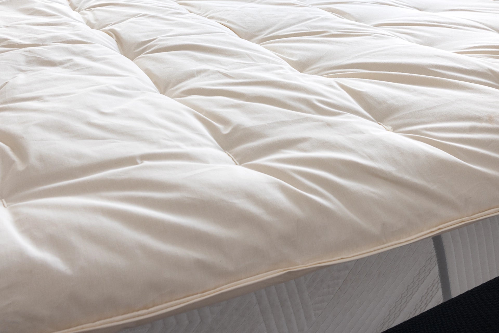 Wool Mattress Toppers – Frankenmuth Woolen Mill
